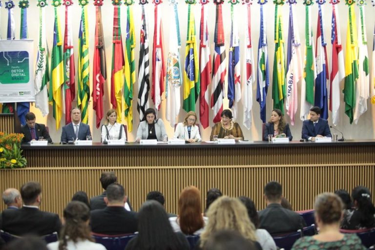 Ministério da Saúde participa de Seminário sobre uso inteligente da tecnologia