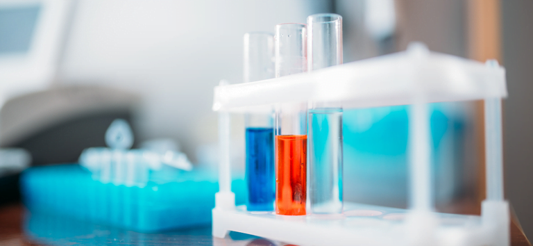 testes genéticos e biópsia líquida