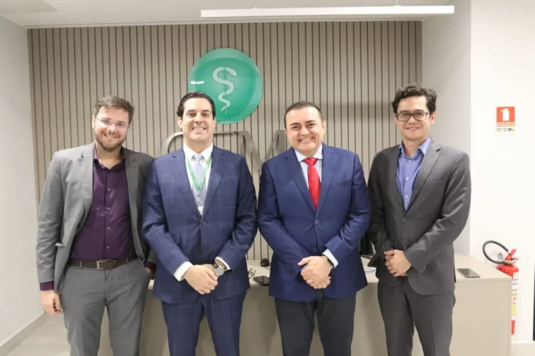 Executivos da ABRAIDI, CFM e IES debatem as distorções do setor, os novos modelos de remuneração e a autonomia médica.
