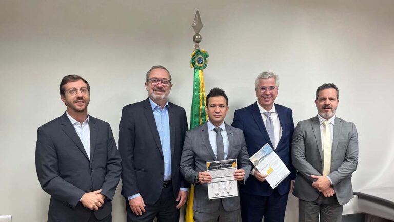 ABIIS vai ao Ministério do Desenvolvimento, Indústria, Comércio e Serviços pedir reestruturação da Anvisa