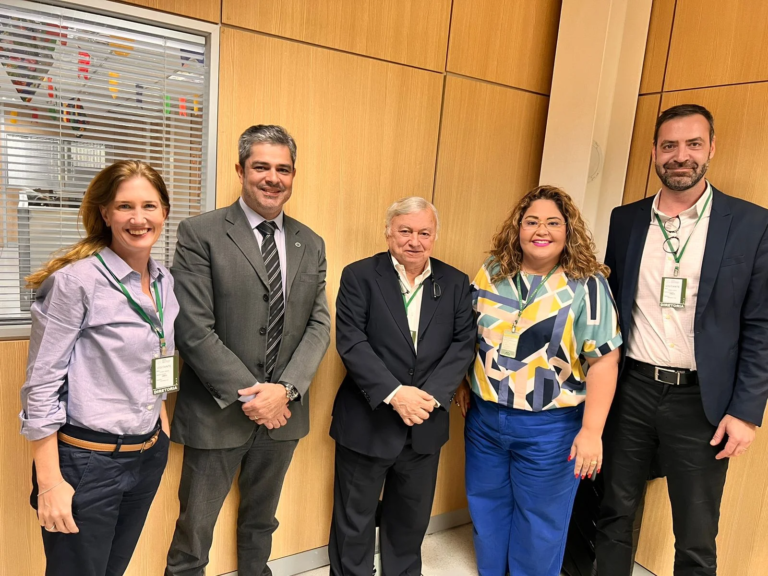 ANVISA e ABRAIDI realizam reunião para discutir prazos de licença de importação.