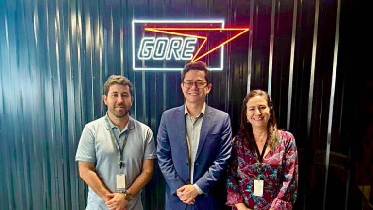 Questões setoriais são tratadas em reunião com associada WL Gore.