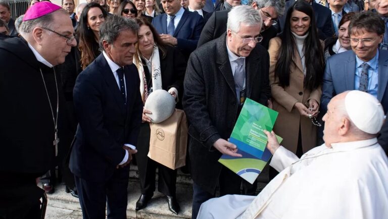 Papa Francisco recebe novo Marco de Consenso da Saúde brasileira