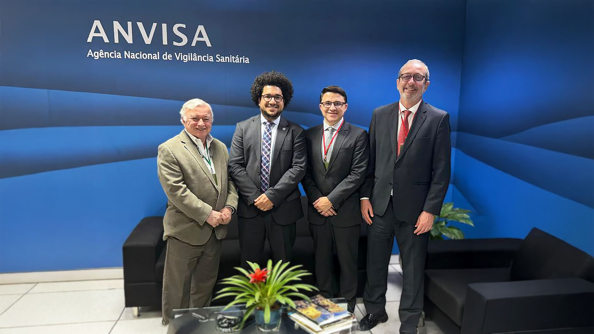 Diretoria da ABIIS se reúne com novo diretor da 5ª Diretoria da Anvisa e aborda temas como Duimp e importação por DDR