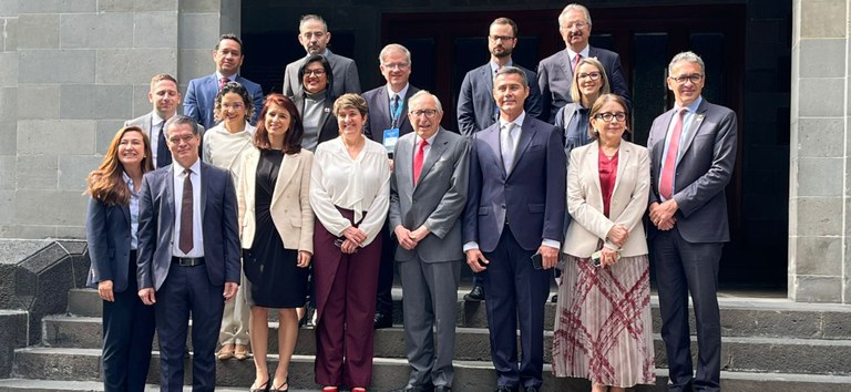 No México, Governo Federal celebra acordos em regulação sanitária e em vacinas com RNA mensageiro