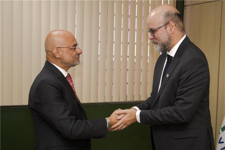 Anvisa recebe embaixador da Índia para discutir ações de cooperação