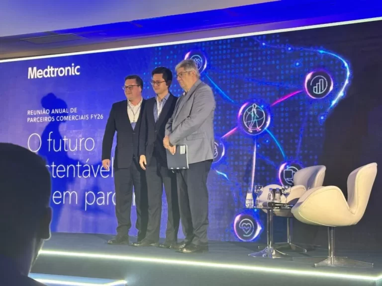 ABRAIDI participa de evento de associada com distribuidores.