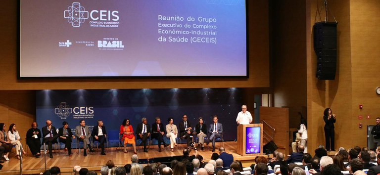Saúde anuncia investimento de R$ 15 bi no setor industrial e fecha 31 novas PDPs para ampliar produção nacional de tecnologias para o SUS