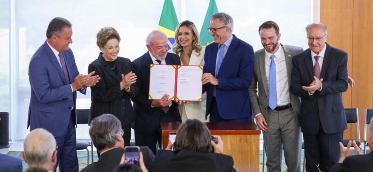 Governo Federal e Banco do BRICS assinam contrato de R$ 1,7 bi para construção do primeiro hospital inteligente público do Brasil