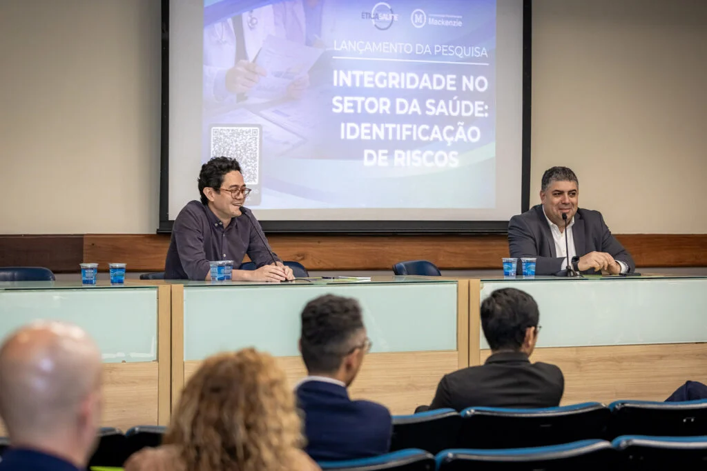 Transparência e diálogo na saúde são destacados em debate sobre integridade