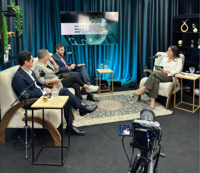 Painéis em evento da ABRAIDI reforçam urgência de soluções coletivas para garantir sustentabilidade e integridade no setor de saúde