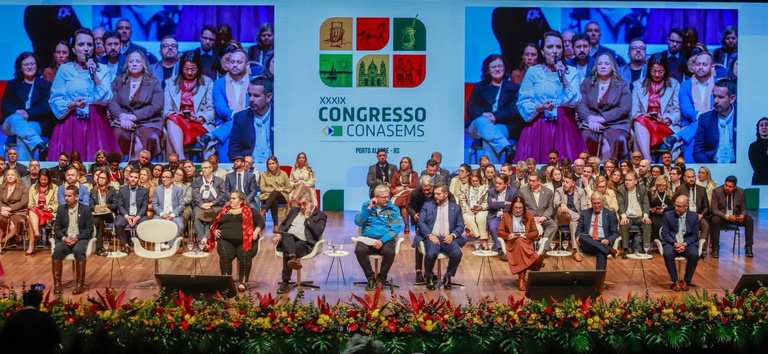 Cerimônia de abertura do Congresso do Conasems reforça compromisso com o fortalecimento da gestão interfederativa do SUS